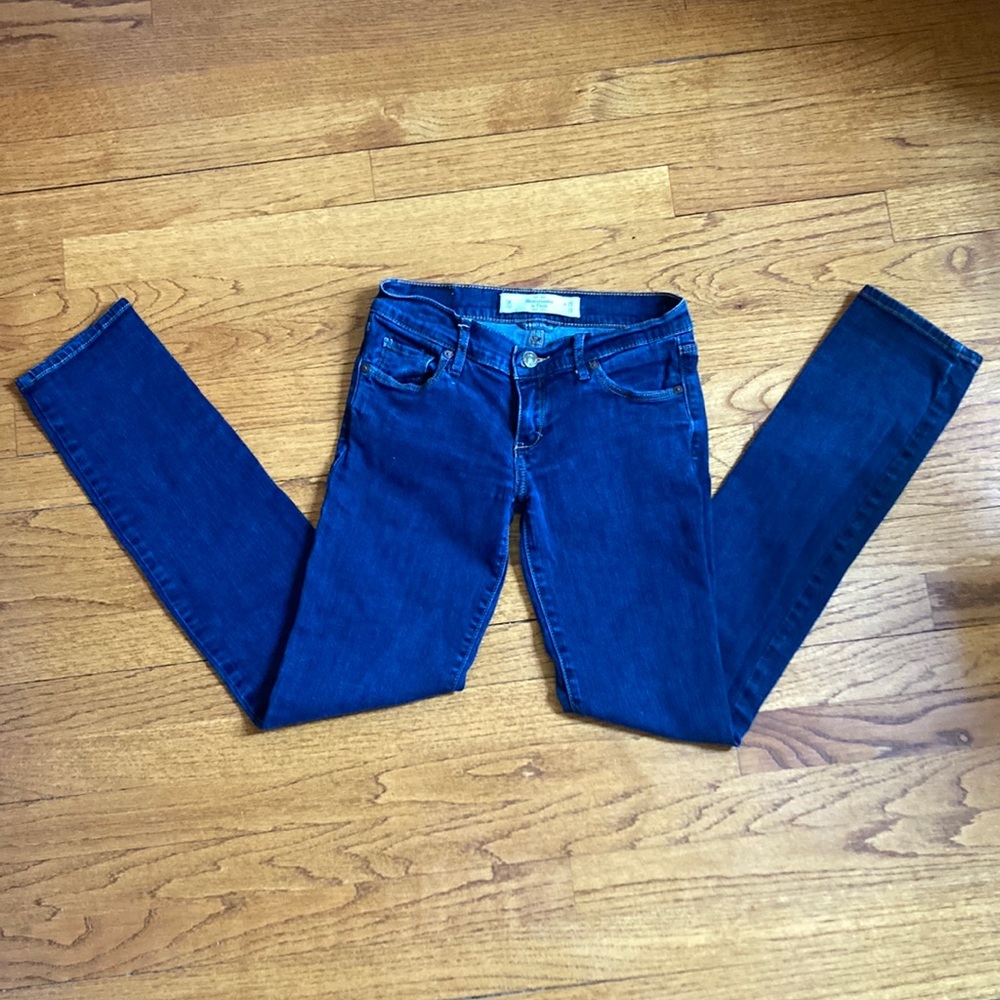 Abercrombie and Fitch skinny blue jeans. Size 0R Waist 25 and Length 33.